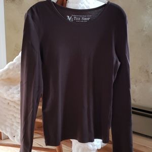 VS Moda International Tee Shop